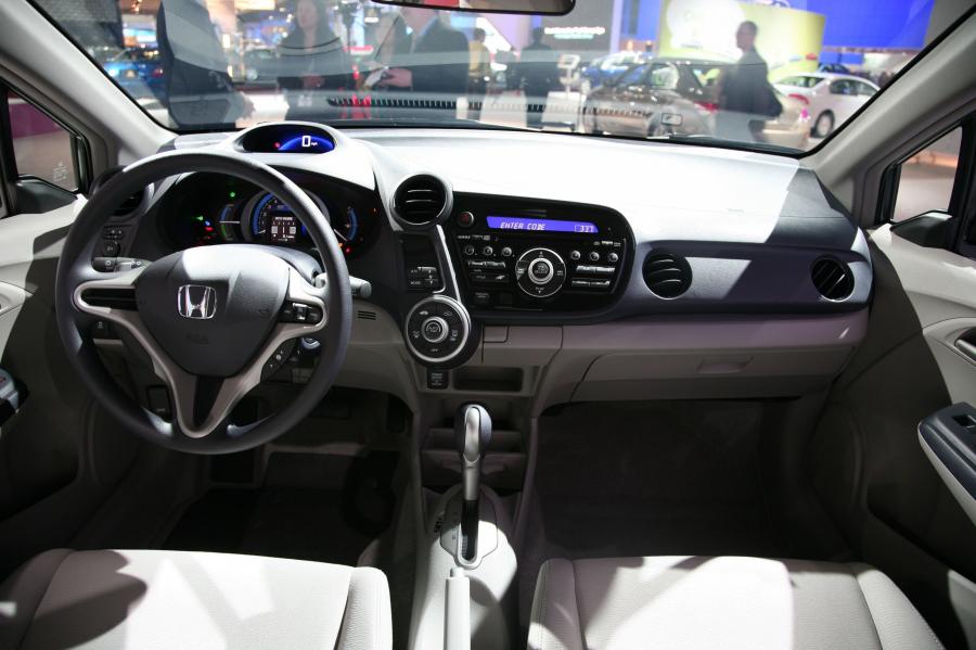  Honda Insight 2010 года  (фото 23 из 84)